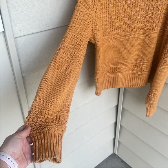 Universal Thread Mustard Yellow Long Sleeve Crew Neck Sweater Women's, Size XS - Picture 5 of 10